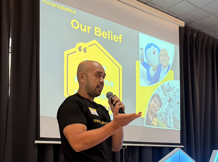 From Falling Repeatedly to Finding Focus (Mindnrobotics)